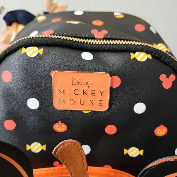 NWT Disney Mickey Mouse Pumpkin Halloween Glow in the Dark Backpack - Picture 3 of 11